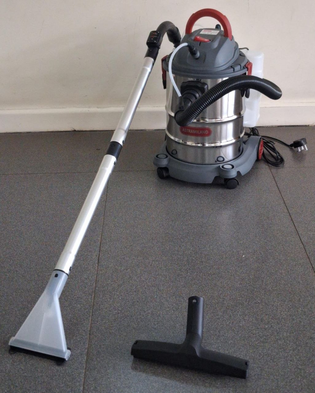 a9302122-7f6e-4b3a-8cf3-7a65e512fcc0 Astramilano (Small) Carpet Cleaner 25 litres - Image 1