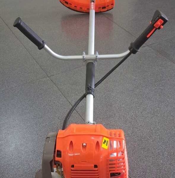 Astramilano brush cutter 4 stroke 2 blades
